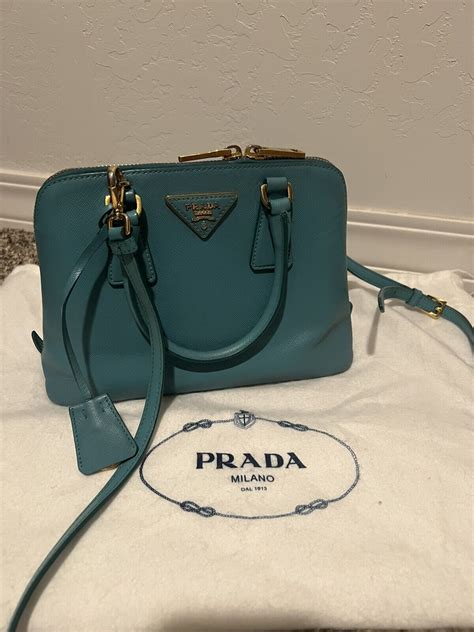 pochette prada saffiano